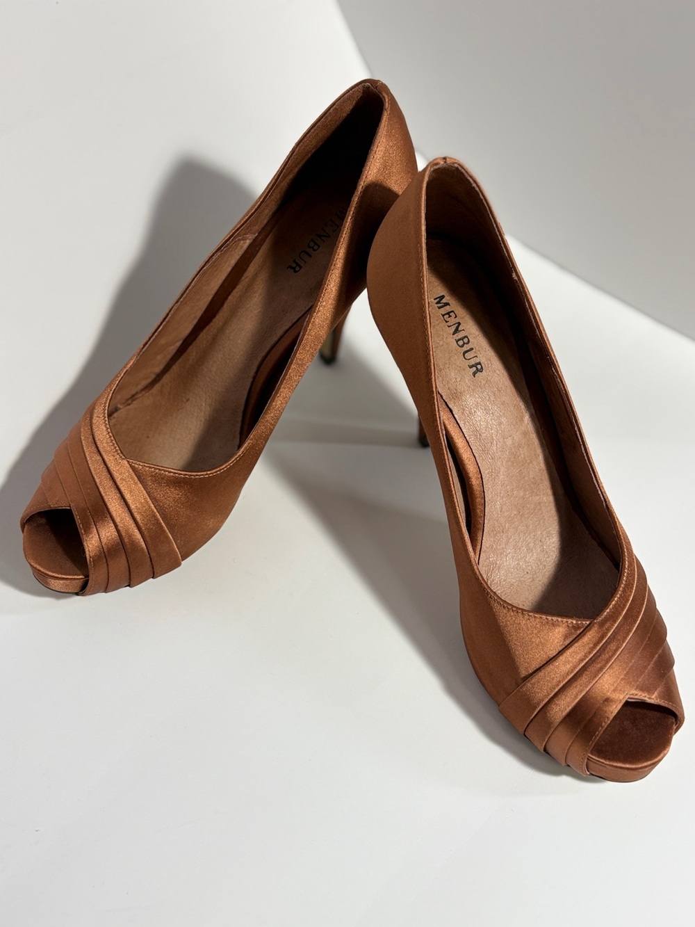 MENBUR Bronze Satin Pleated Peep Toe Platform Pumps Heels EU39 (US8)